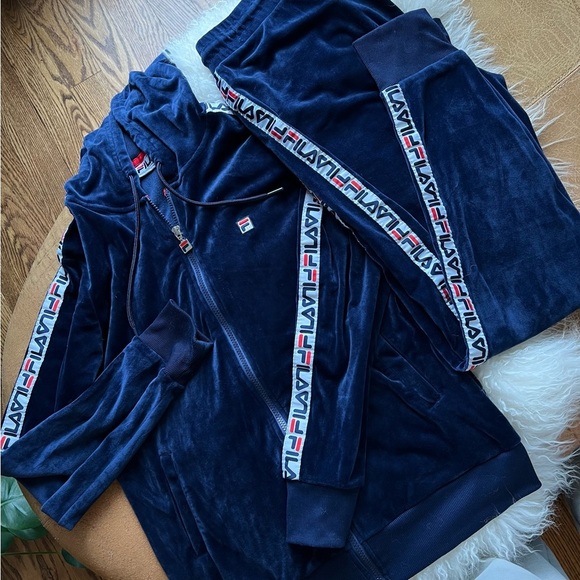 đź’•Fila Velour Dark Blue Tracksuit Size M / L - Picture 4 of 12